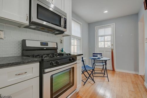 25 Meadowbrook Pl, Maplewood, NJ 07040-2408