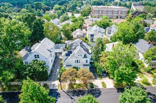 550 Wayland Ave, Providence RI  02906-4723 exterior