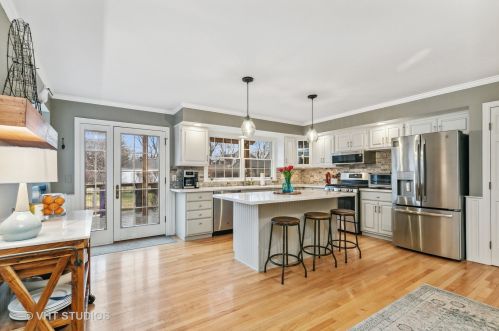 330 Hilkert Ct, Bull Valley IL 60014-5848 exterior