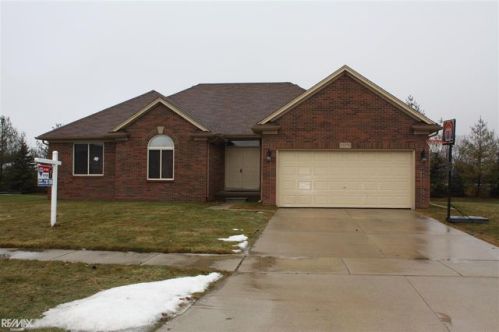 53279 Joann Marie Dr, New Baltimore MI  48047-2748 exterior