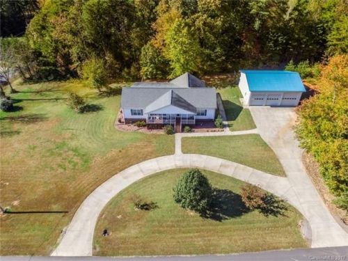 136 Summertree Dr, Bells Cross Roads, NC 28166-8786