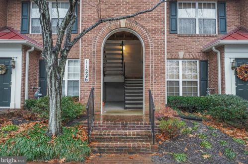 11226 Edson Park Pl, Rockville, MD 20852-3168