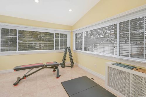 61 21 St, Huntington Station NY 11746-3259 exterior