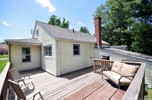 184 St, Windsor CT 06095-2412 exterior