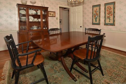 1052 Plymouth St, Windsor CT 06095-3653 exterior