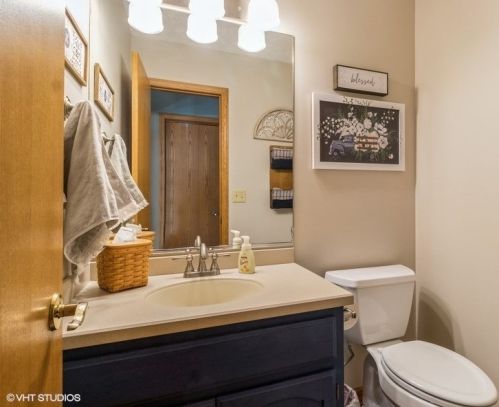 1113 Rosewood St, Joliet IL 60404-9414 exterior