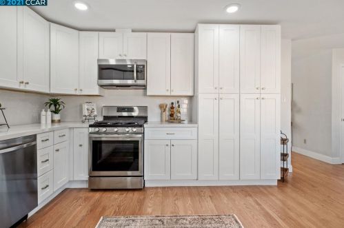 5507 Alaska Dr, Concord CA  94521-4009 exterior