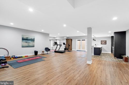 6714 Van Fleet Dr, Mc Lean VA  22101-5140 exterior