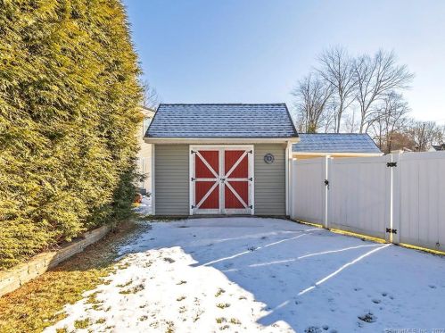 32 Harold Rd, Farmington CT 06032-3407 exterior