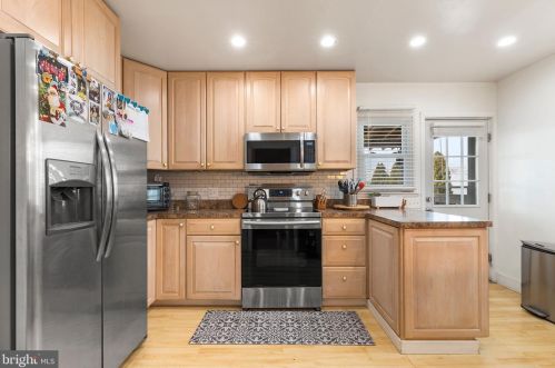 102 Wl Ave, Manor PA 19036-1303 exterior