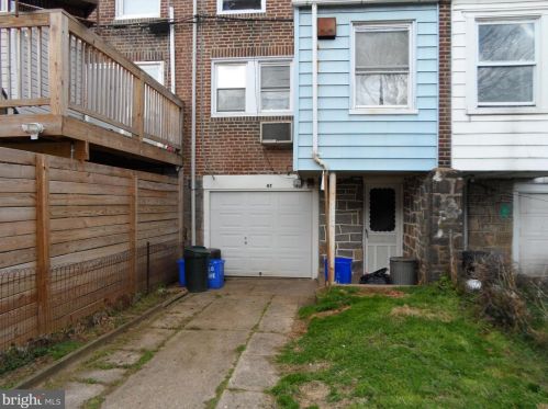 6147 Erdrick St, Philadelphia PA 19135-3516 exterior