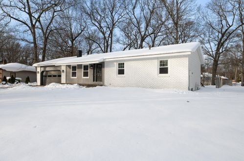 1748 Prince Ln, Meskegon MI  49445-1742 exterior