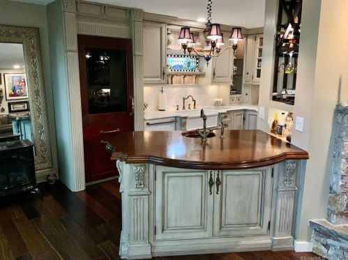 231 Ledge Dr, Torrington CT 06790-2245 exterior