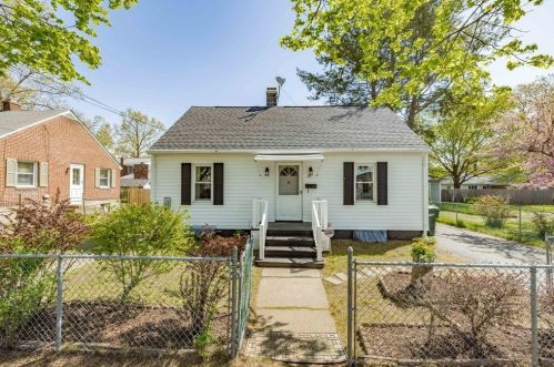 95 Leavitt St, Springfield, MA 01109-2319