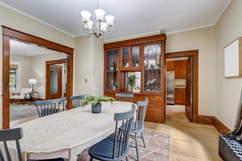 2109 Kenwood Blvd, Milwaukee WI  53211-3311 exterior