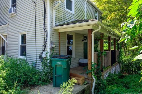 105 Cottage St, Killingly CT 06239-3026 exterior