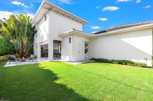 730 6 Ave, Naples FL 34120-4946 exterior