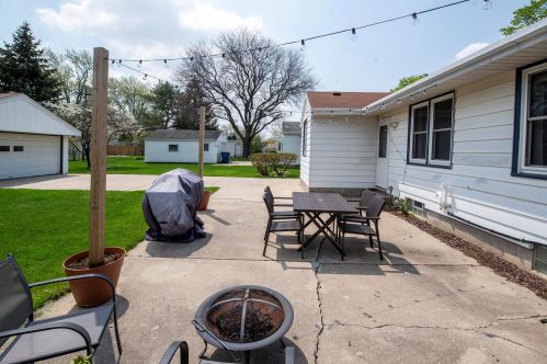 3842 84, Milwaukee WI 53228-1706 exterior