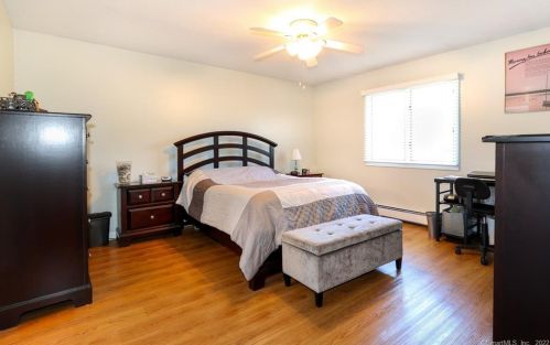 41 Brockett Farm Rd, North Haven CT 06473-3583 exterior