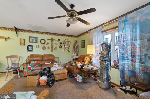 526 Longshore Ave, Philadelphia PA 19111-4424 exterior