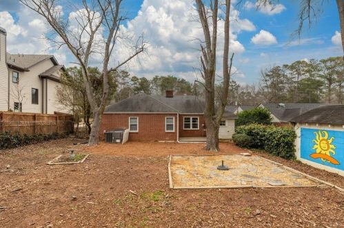 279 Midvale Dr, Atlanta GA 30342-3327 exterior