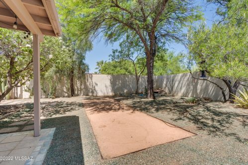 7431 Ln Cienega Dr, Tucson AZ 85712-1423 exterior