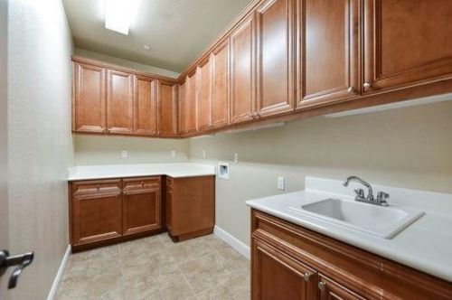 2110 Fenceline Dr, Folsom CA exterior