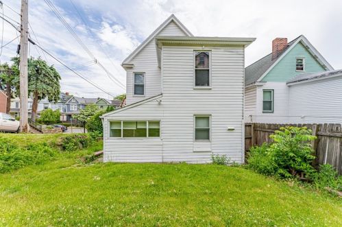 2233 Milligan Ave, Pittsburgh PA  15218-2136 exterior