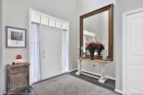 2298 Calibouge, Commerce Township MI 48393-2090 exterior