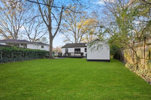 1099 Briar Vista Ter, Atlanta GA 30324-4604 exterior