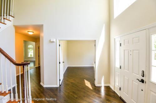 5 Markus Ct, Jackson Twp NJ  08527-2886 exterior