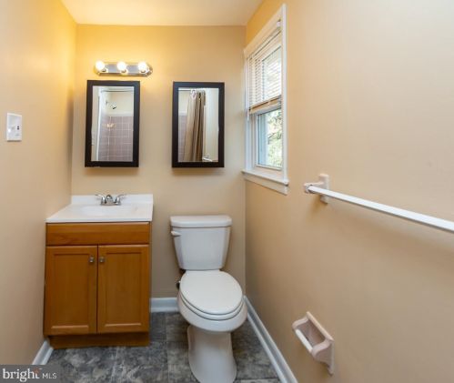 4032 Gideon Rd, Chester PA 19015-1906 exterior