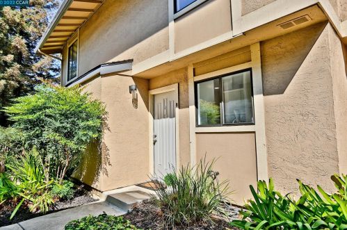 2150 Northwood Cir, Concord CA  94520-4668 exterior