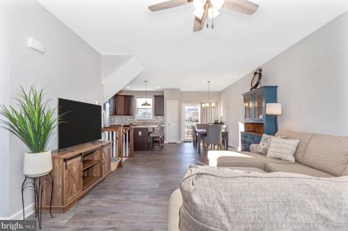 204 Overlook Dr, Hanover PA  17331-9136 exterior