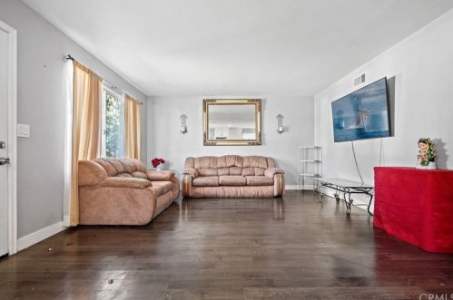 8828 Dunbar St, Bellflower CA 90706-4311 exterior