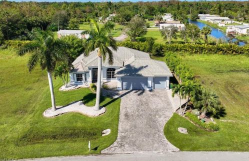 18307 Royal Hammock Blvd, Naples FL 34114-8910 exterior