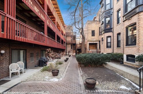 805 Oakdale Ave, Chicago IL  60657-5145 exterior