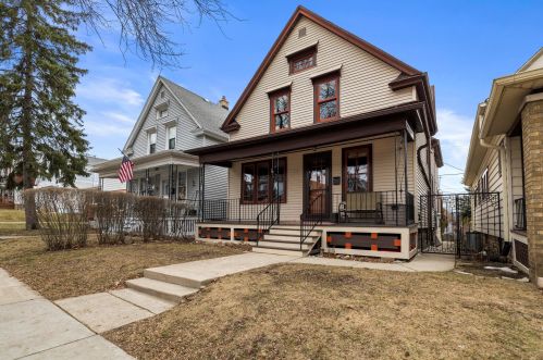 1828 Rusk Ave, Milwaukee, WI 53207-2556