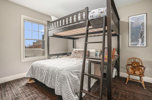 268 Clay Ave, Meskegon MI 49440-1202 exterior