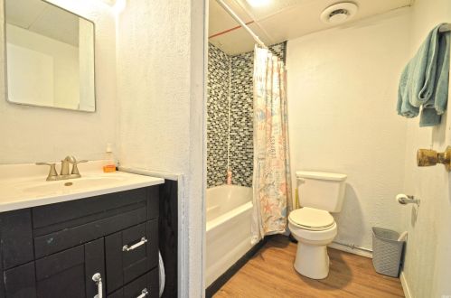 214 Lawrence St, Mishawaka IN 46545-6123 exterior