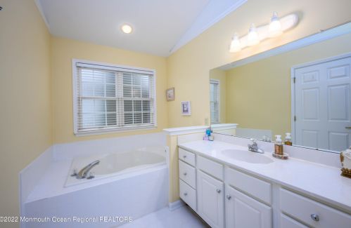 13 Grosunor Ct, Jackson Twp NJ 08527-3973 exterior