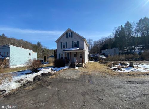 26 New St, Primrose, PA 17901-8462