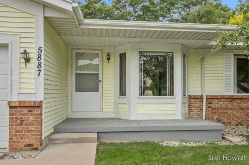5887 La Casa Ct, Grand Rapids, MI 49508-6294