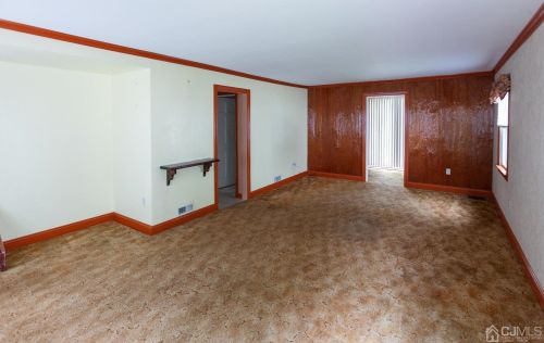 137 Pleasant Ave, Edison, NJ 08837-2666