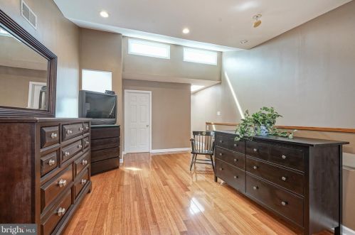 1134 Carpenter St, Philadelphia PA 19147-3608 exterior