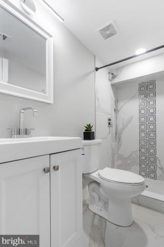 8916 Copenhaver Dr, Rockville MD  20854-3009 exterior