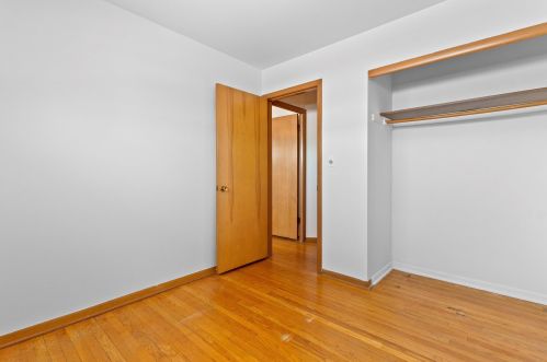 5300 Plainfield Ave, Milwaukee WI 53207-5048 exterior