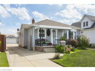 12617 Sprecher Ave, Cleveland, OH 44135-5129