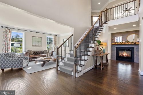 23073 Creighton Farms Dr, Leesburg VA 20175-6491 exterior