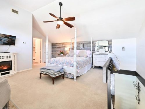 862 97 Ave, Naples FL 34108-2285 exterior